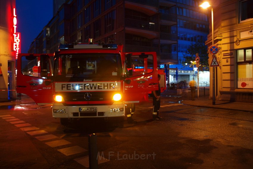 Feuer Koeln Innenstadt Hildeboldplatz P70.JPG